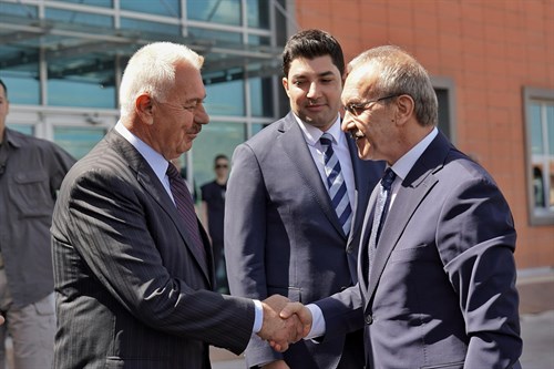 Başkanımız Mehmet BAYRAM, Valimiz Seddar Yavuz ile birlikte #Doğanşehir ilçemizde yapılan çalışmaları yerinde inceledi